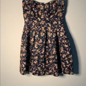 Sans souci dress, would be lovey at a wedding also